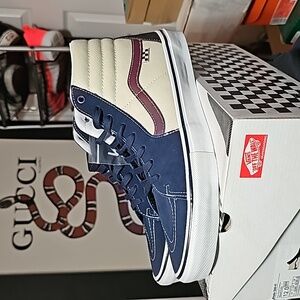 New Van's Off The Wall Skate Hi-Tops in men's size 12